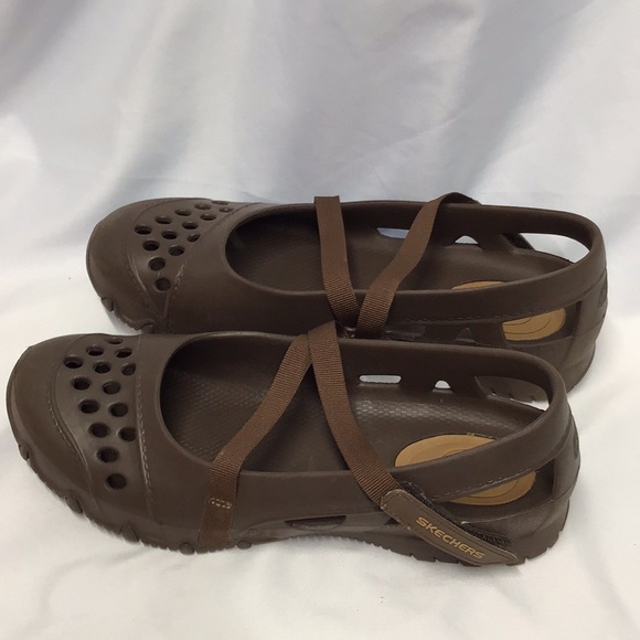 Sz 7 Skechers brown poolside or beach waterproof with velcro ribbons comfy! - Picture 8 of 12